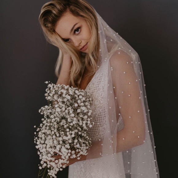 Untamed Petals Jackson Veil - Picture 2 of 7